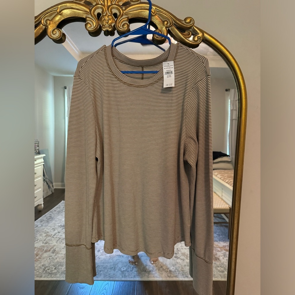 American Eagle NWT striped top- xxl